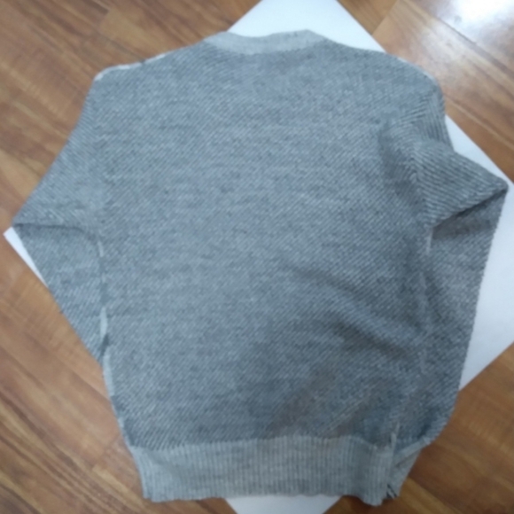 Gray white geometric Fair Isle pattern sweater - Picture 2 of 6